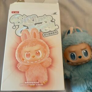 THE MONSTERS Big into Energy Series-Vinyl Plush Pendant- Hope Plush